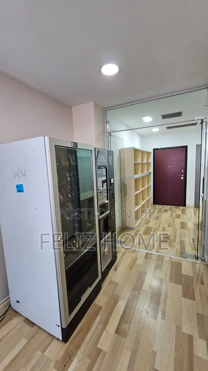 ZYRE ME QERA 260 M2 LIQENI ARTIFICIAL 300.000 LEKE