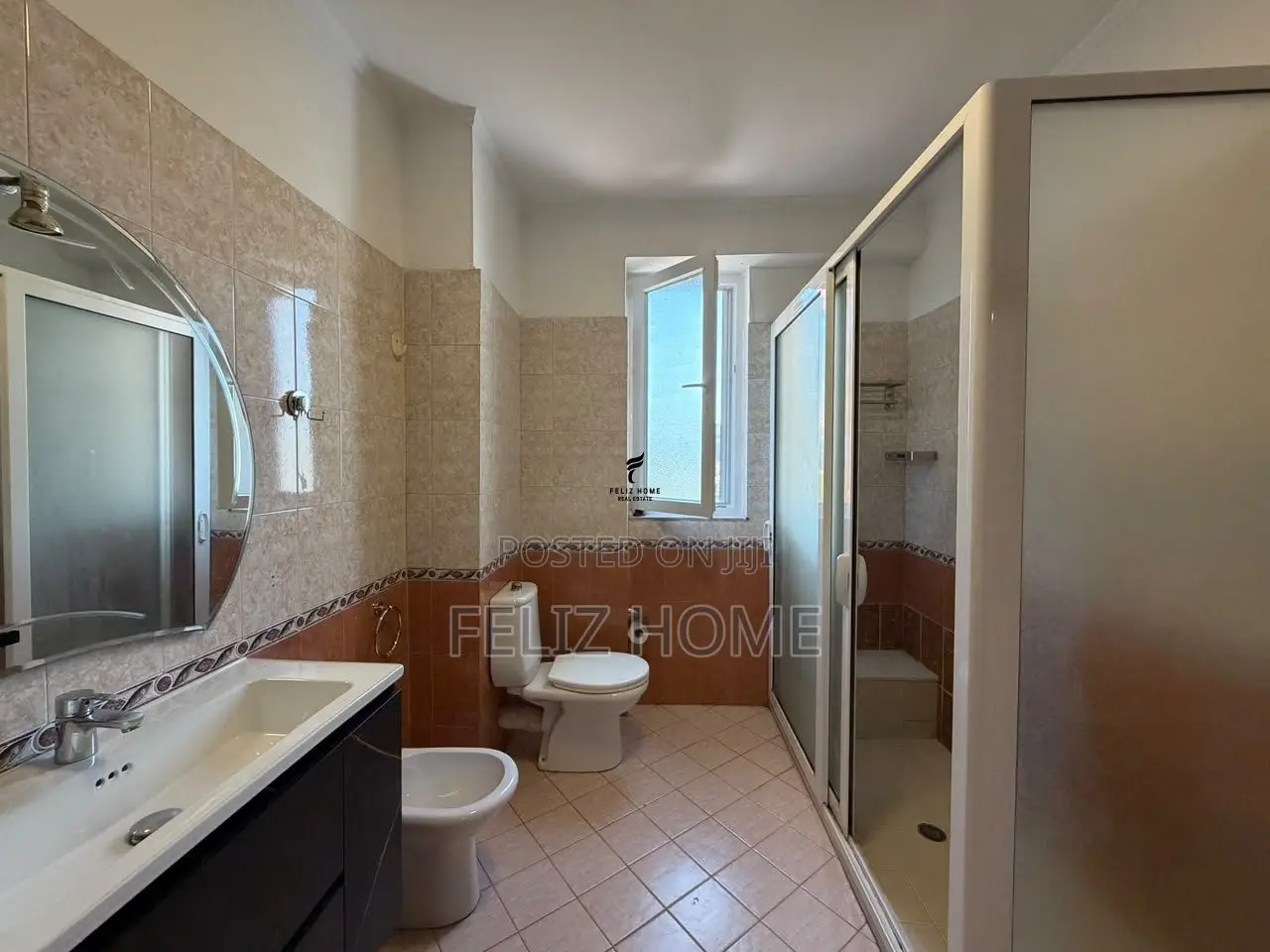 APARTAMENT ME QERA 4+1 ISH EKSPOZITA 130.000 LEKE