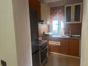 APARTAMENT ME QERA 1+1 VARRI BAMIT 50.000 LEKE