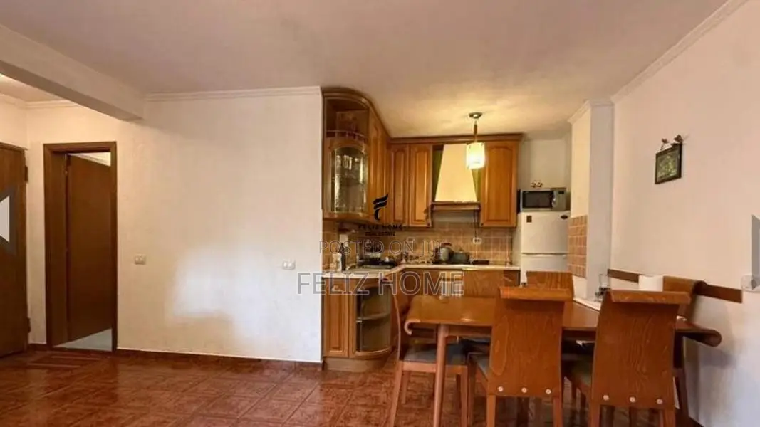 SHITET APARTAMENT 2+1 ZOGU I ZI 222.000 EURO