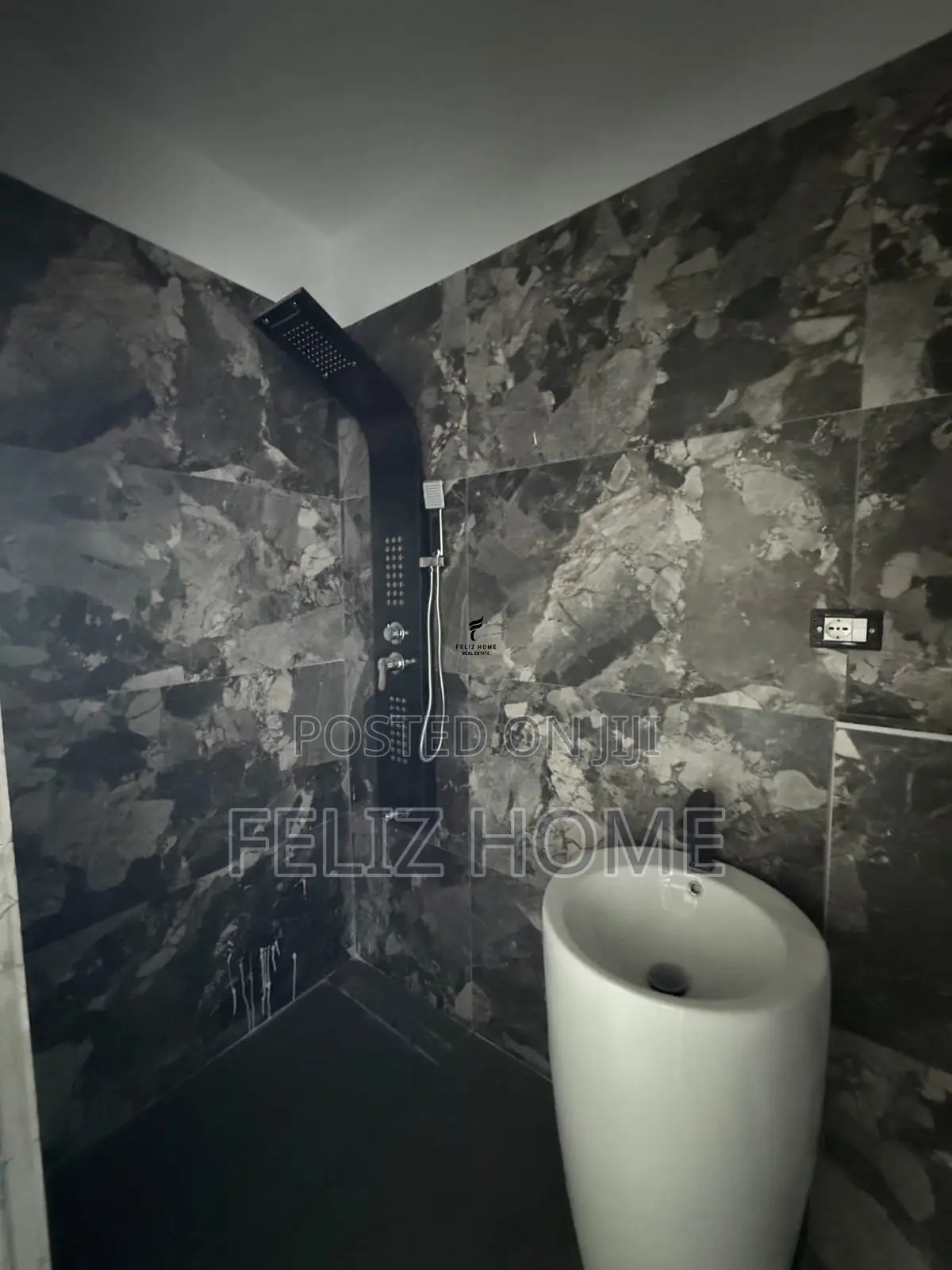 SHITEN 2 GARSONIERE RRUGA R KAVAJES 295.000 EURO