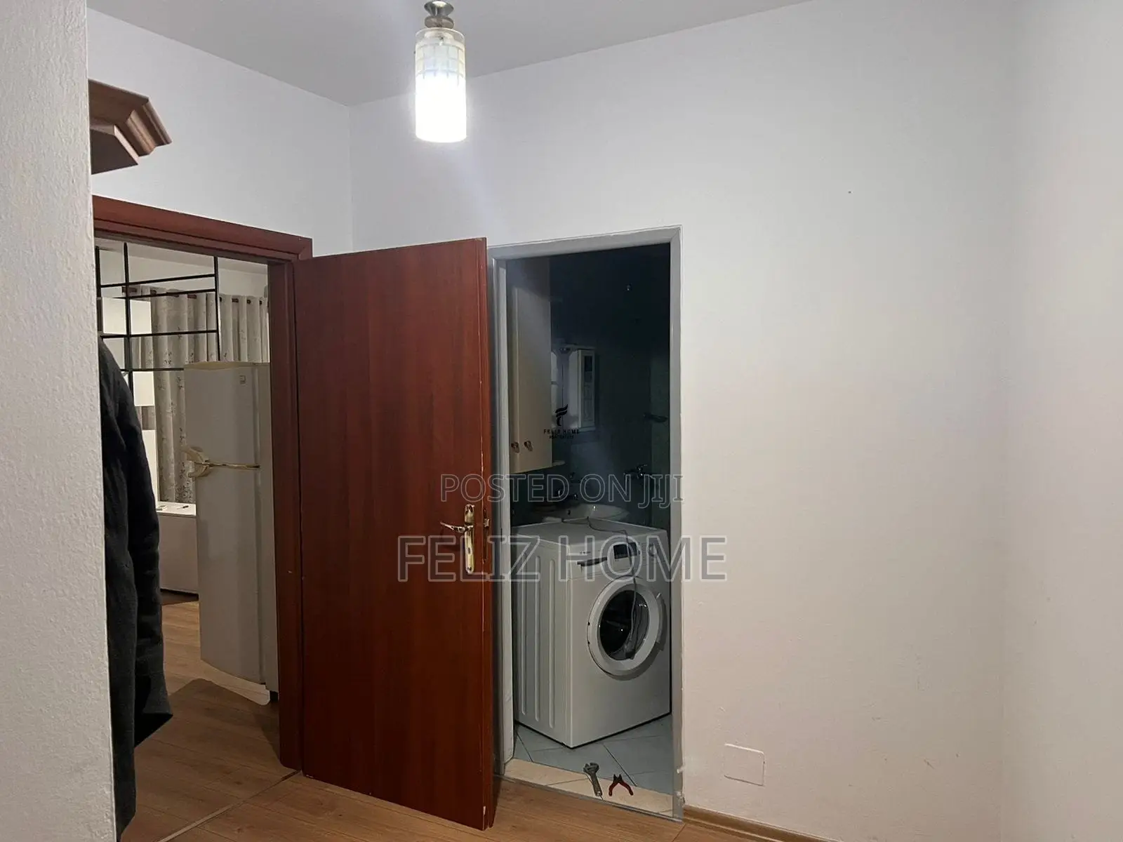 APARTAMENT ME QERA 1+1 RRUGA E KAVAJËS 60.000 LEKE