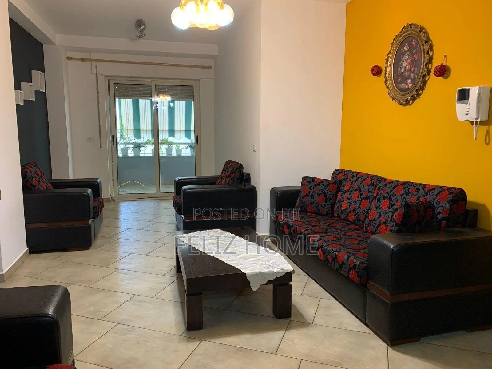 APARTAMENT ME QERA 2+1 BULEVARDI ZOGU I PARE 60.000 LEKE