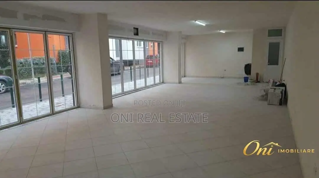 Store to rent Dry Lake - Botanical Garden - Zoo (Tirana - city)