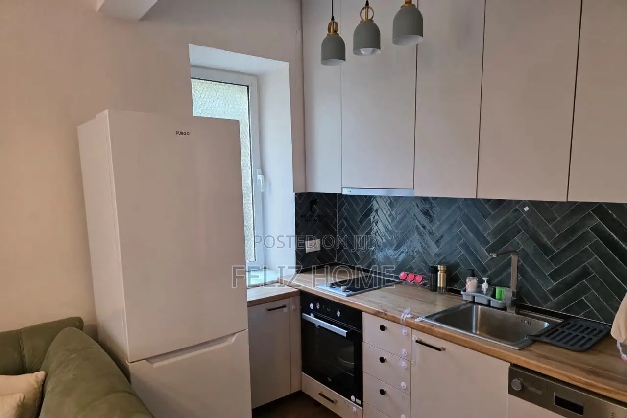 APARTAMENT ME QERA 1+1 MYSLYM SHYRI 65.000 LEKE