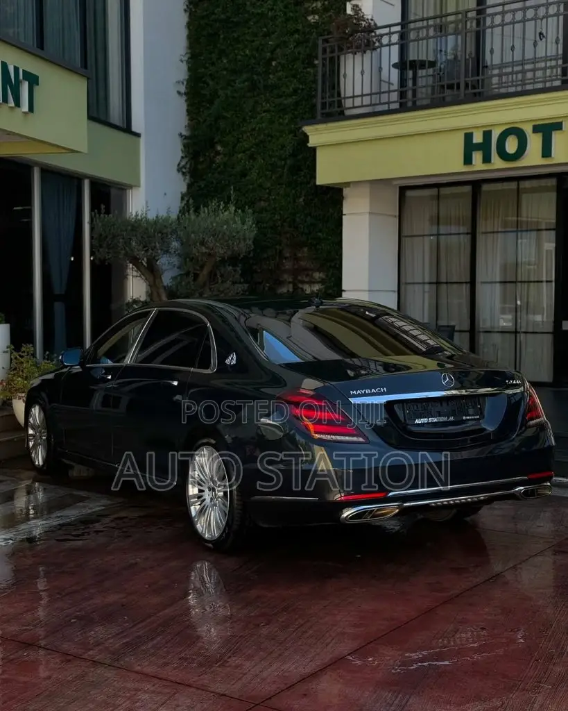 Mercedes Benz S560 Maybach
