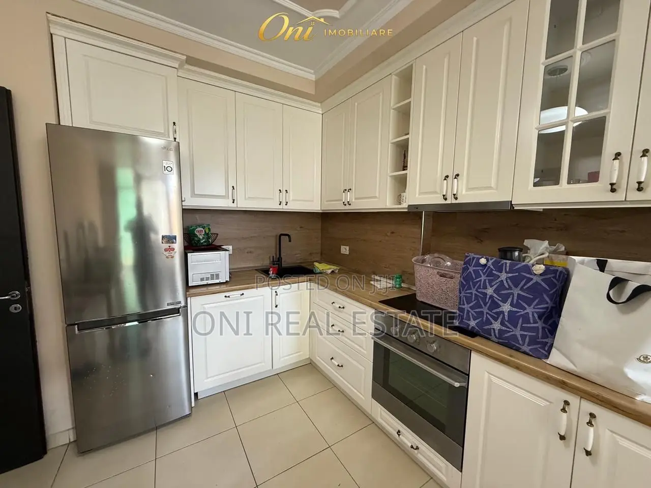Apartment to rent Komuna e Parisit - Kristal Center (Tirana - city)