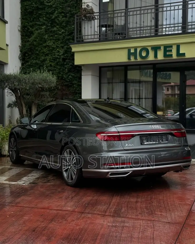 AUDI A8L