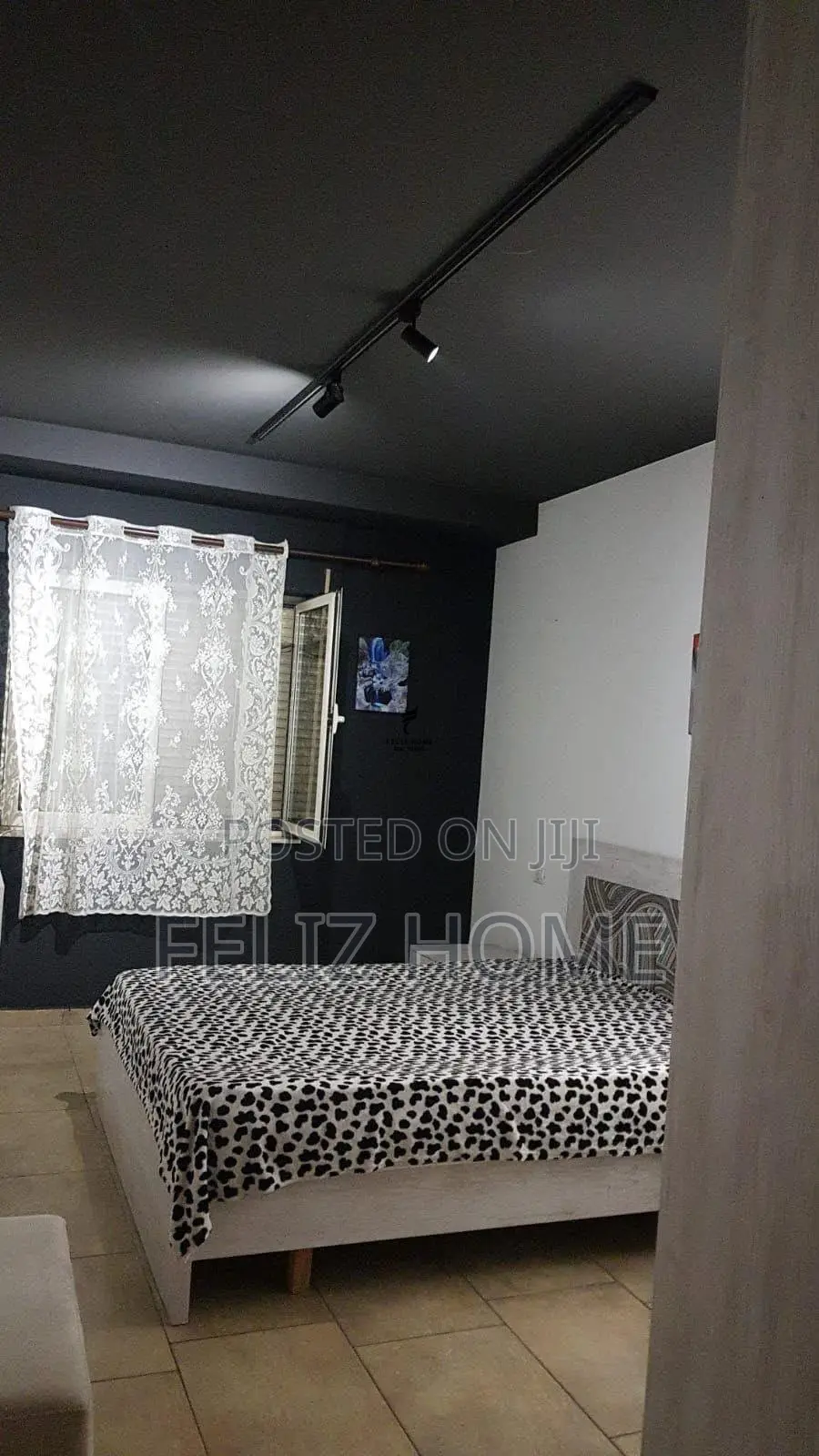 APARTAMENT ME QERA 2+1 BULEVARDI ZOGU I PARE 60.000 LEKE