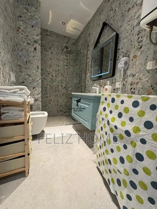 8 APARTAMENTE ME QERA MINE PEZA 6.500 EURO