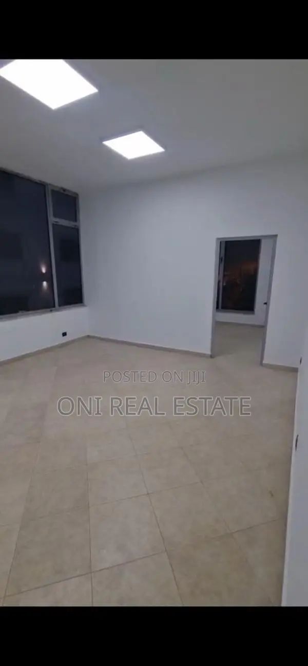 Office to rent Myslym Shyri Str. (Tirana - city)
