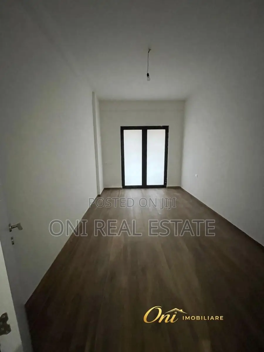 Office to rent Diber Str. - Medrese - 4 Martyrs Str. (Tirana - city)