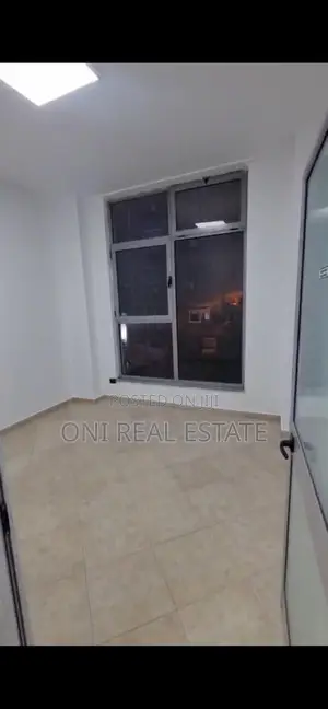 Office to rent Myslym Shyri Str. (Tirana - city)