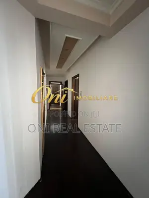 Apartment to rent Komuna e Parisit - Kristal Center (Tirana - city)