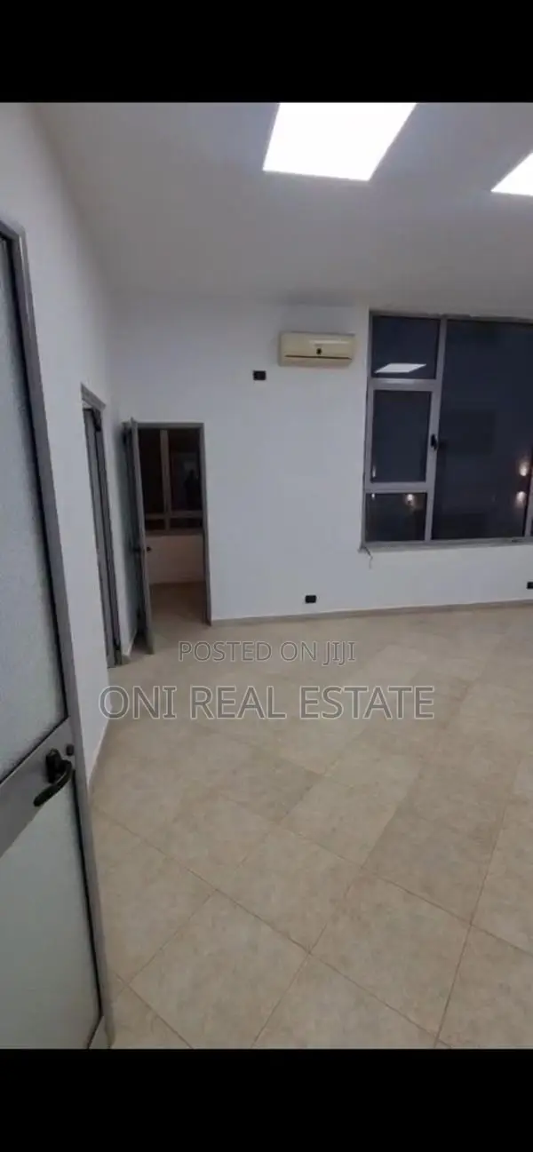 Office to rent Myslym Shyri Str. (Tirana - city)