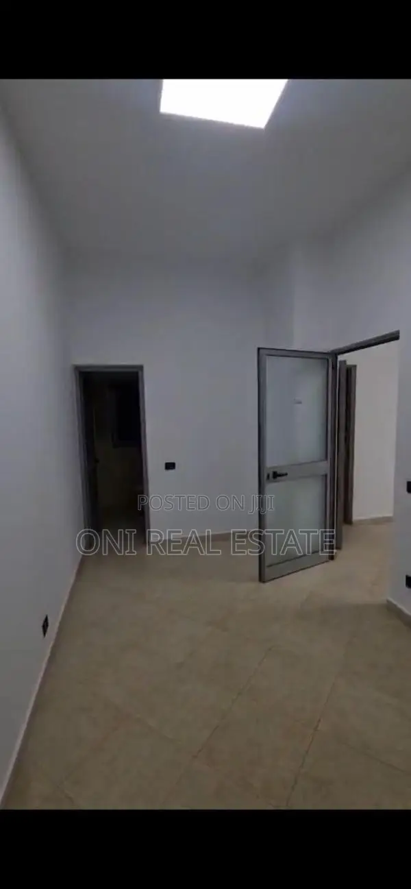 Office to rent Myslym Shyri Str. (Tirana - city)