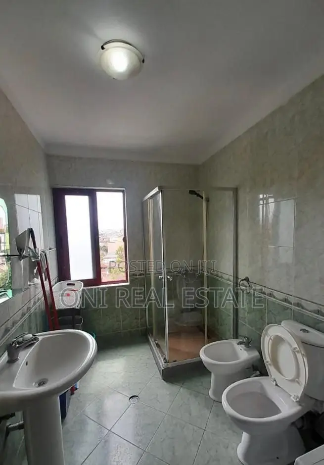 Apartment to rent Tirana - city