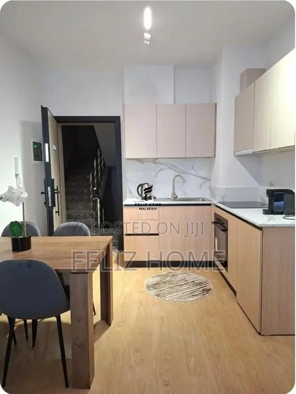 8 APARTAMENTE ME QERA MINE PEZA 6.500 EURO