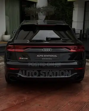 Audi RSQ8