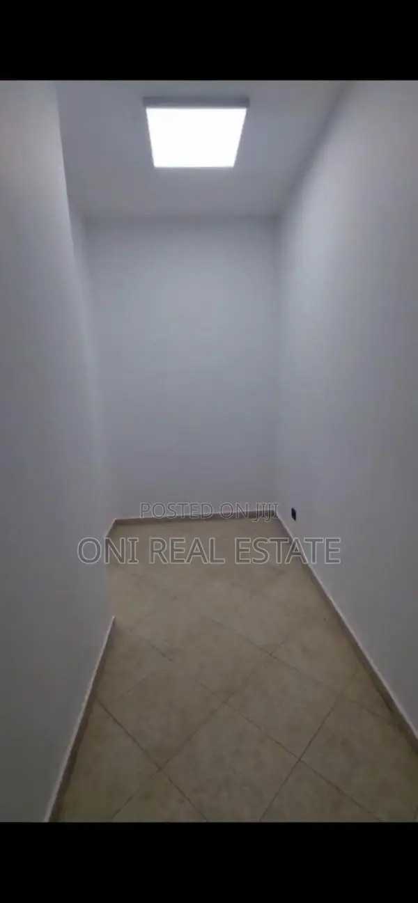 Office to rent Myslym Shyri Str. (Tirana - city)