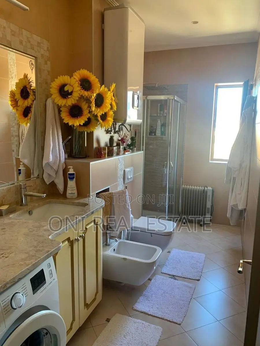 Apartment to rent Komuna e Parisit - Kristal Center (Tirana - city)