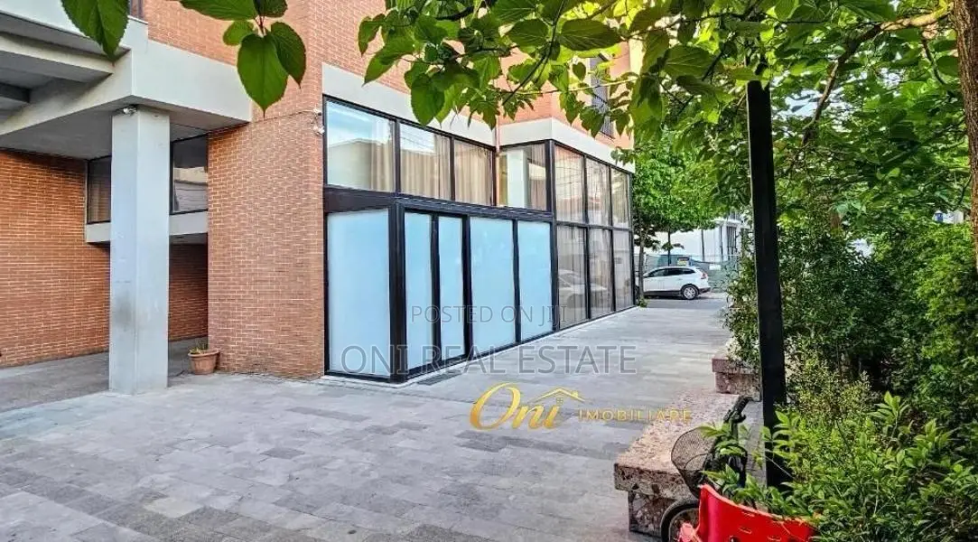 Store to rent Tirana - city