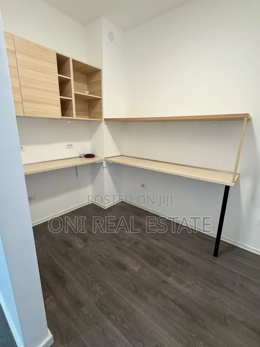 Office to rent Komuna e Parisit - Kristal Center (Tirana - city)
