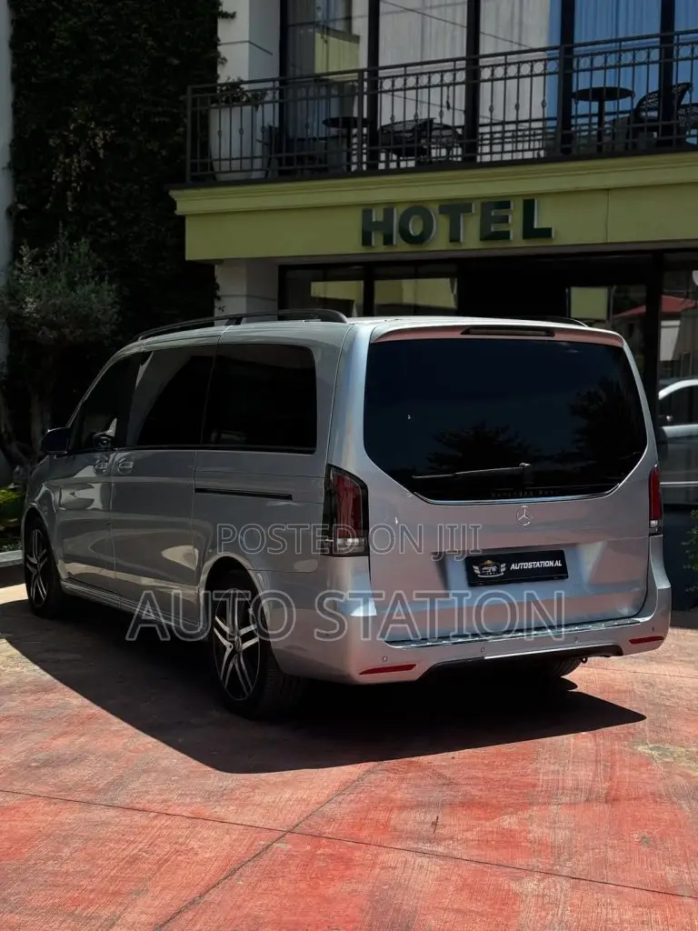 Mercedes Benz V300d