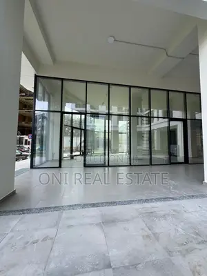 Store to rent Komuna e Parisit - Kristal Center (Tirana - city)