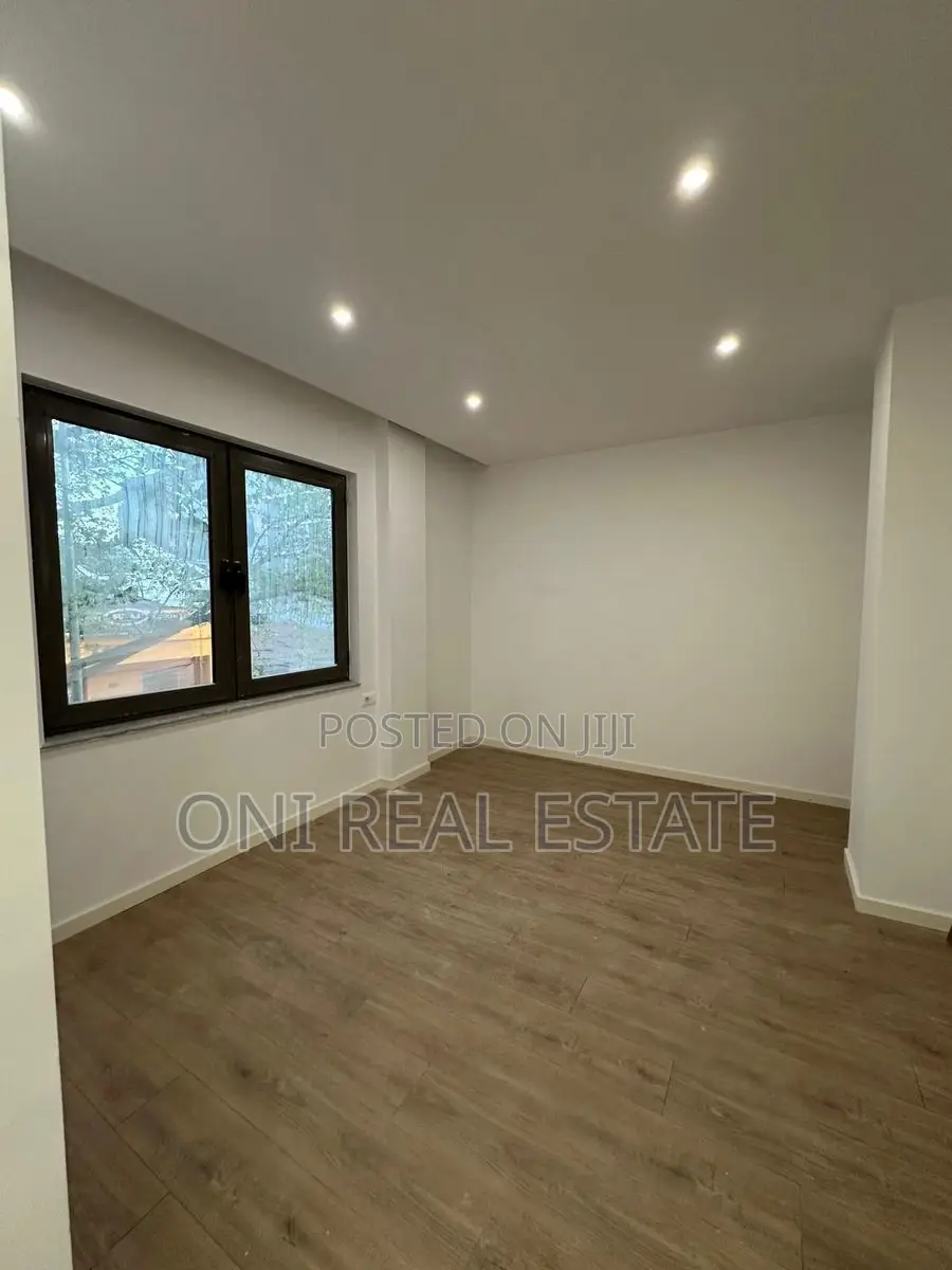 Office to rent Ali Demi (Tirana - city)