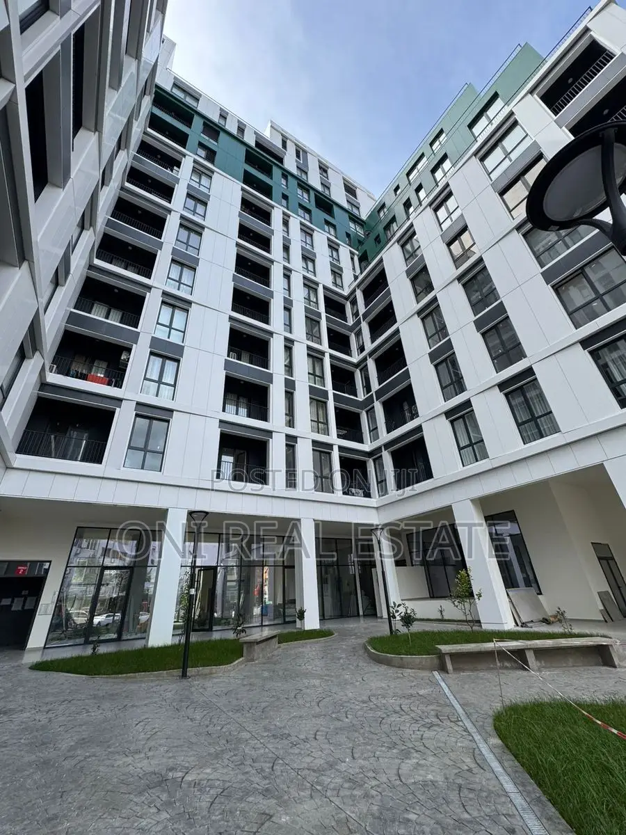 Store to rent Komuna e Parisit - Kristal Center (Tirana - city)