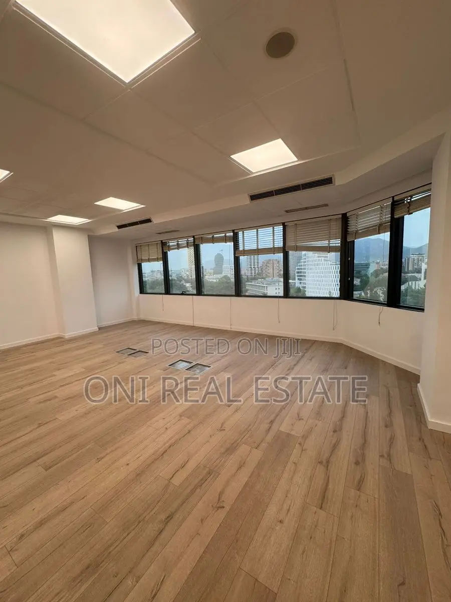 Office to rent Tirana - city