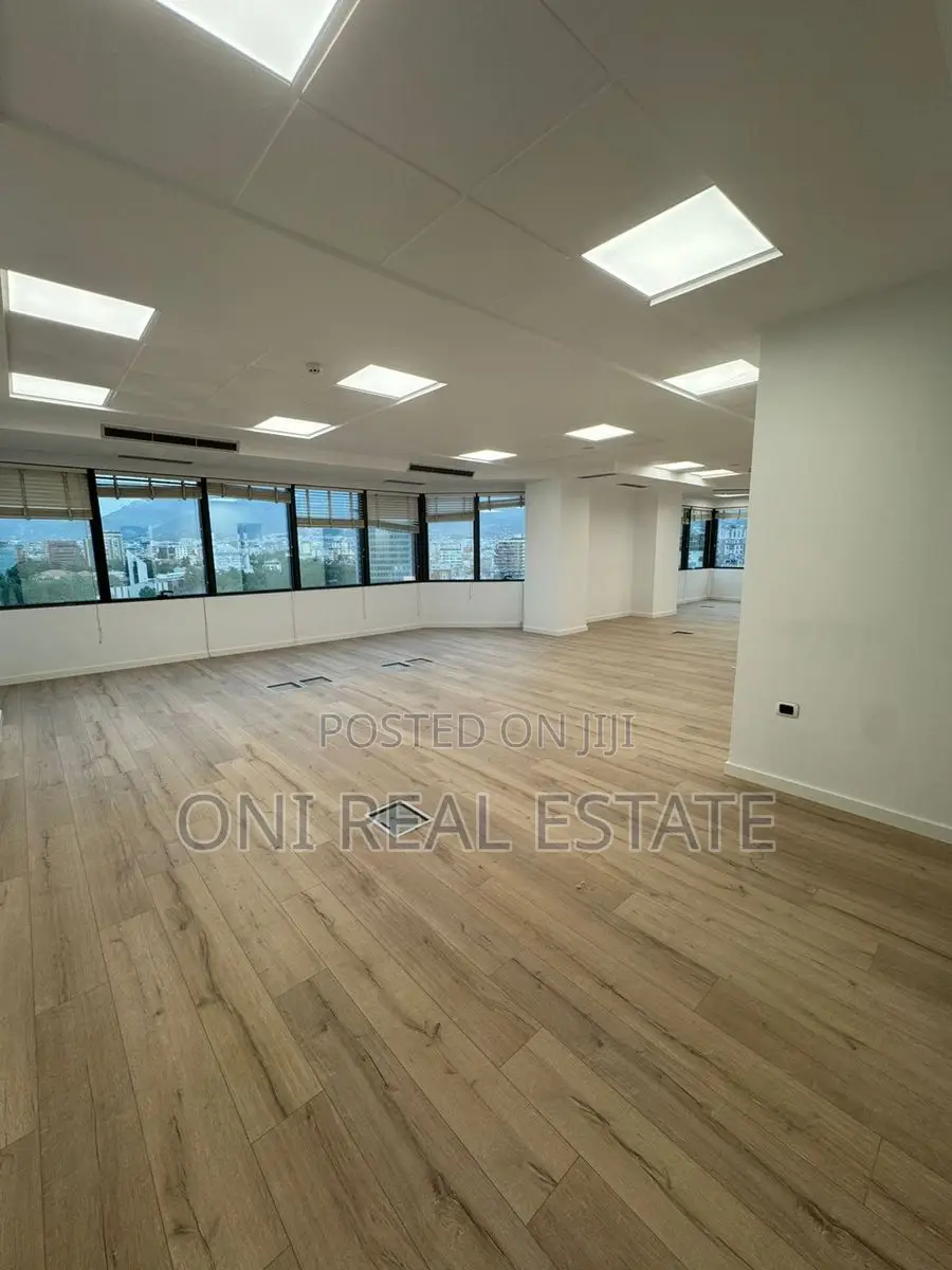 Office to rent Tirana - city