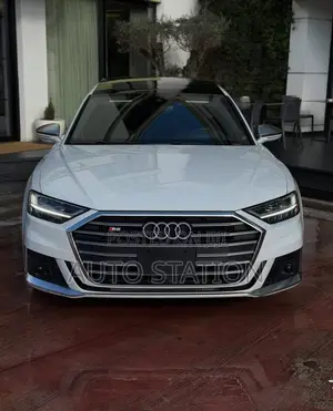 Audi S8