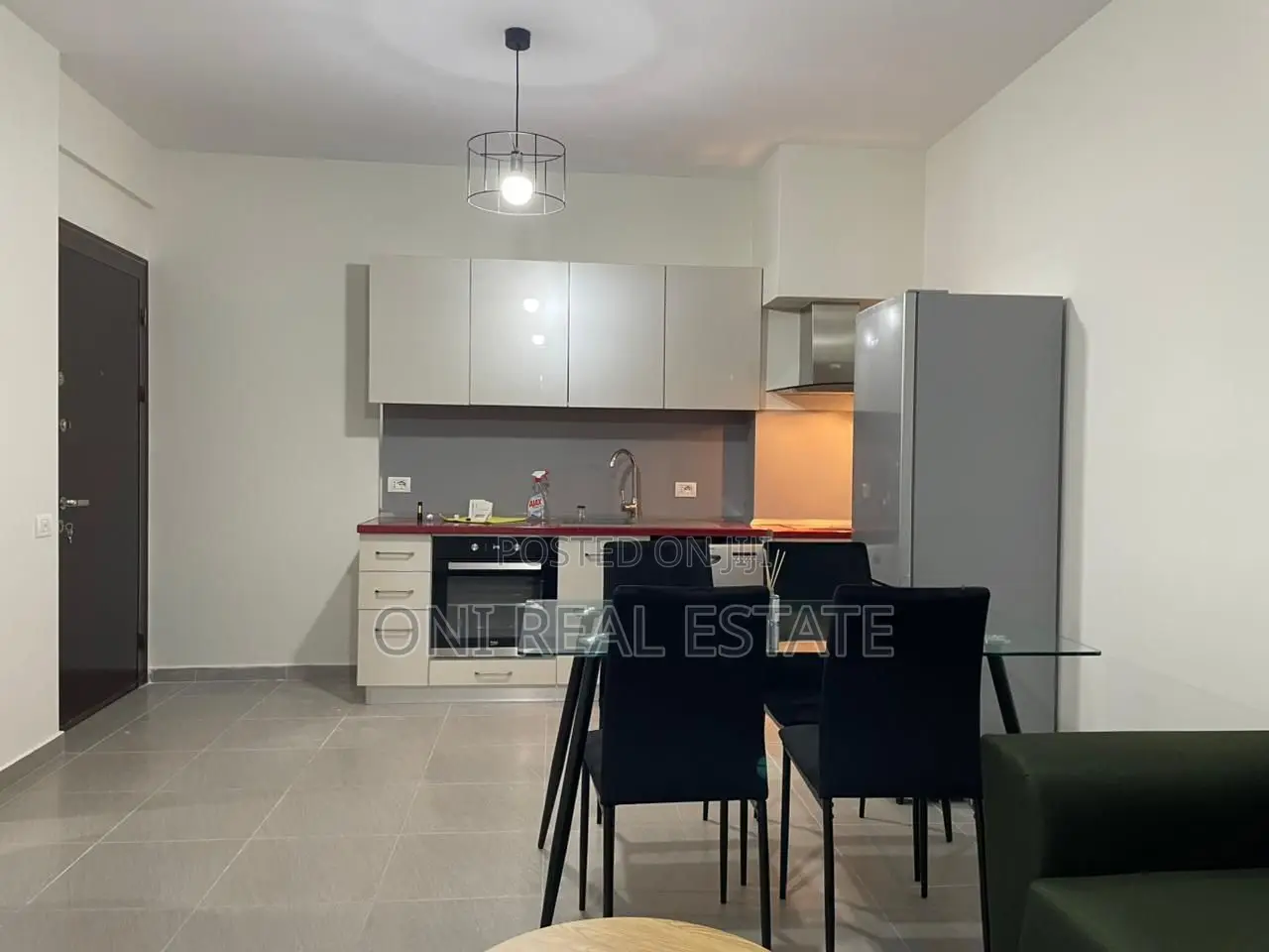 Apartment to rent Komuna e Parisit - Kristal Center (Tirana - city)