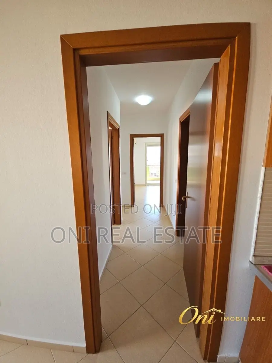 Office to rent New Bazaar - Red School (Tirana - city)