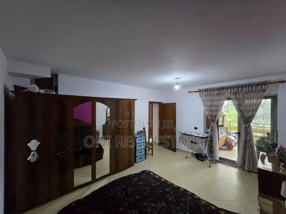 Apartment to rent Pallati me Shingjeta - Irfan Tomini Str. (Tirana - c