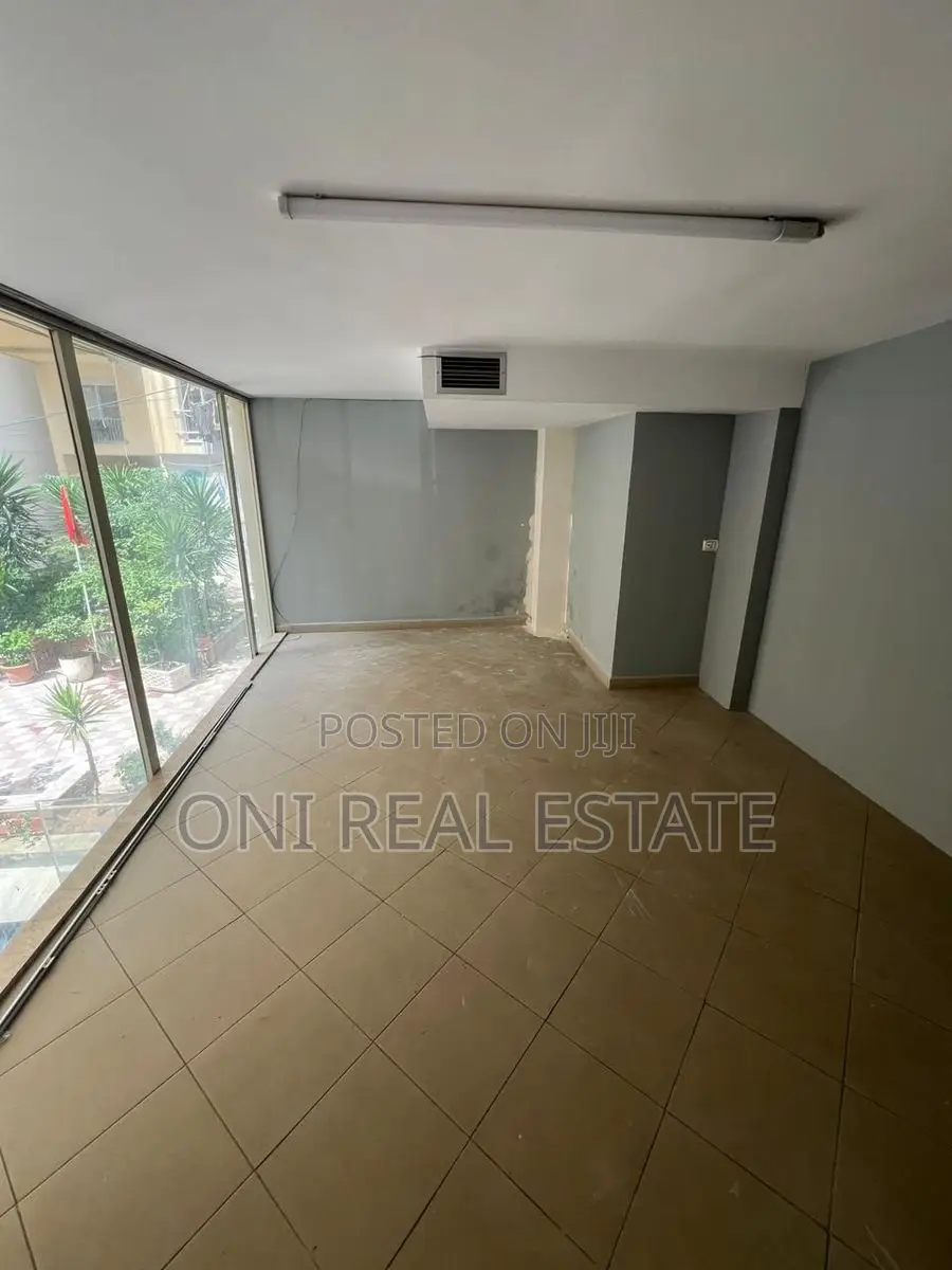 Office to rent New Bazaar - Red School (Tirana - city)