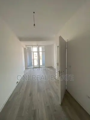 Office to rent Komuna e Parisit - Kristal Center (Tirana - city)