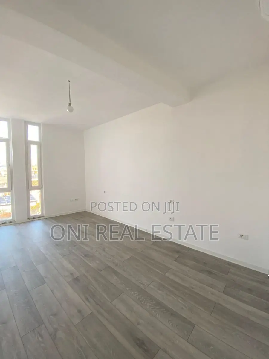 Office to rent Komuna e Parisit - Kristal Center (Tirana - city)