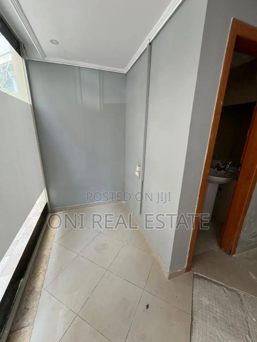 Office to rent New Bazaar - Red School (Tirana - city)