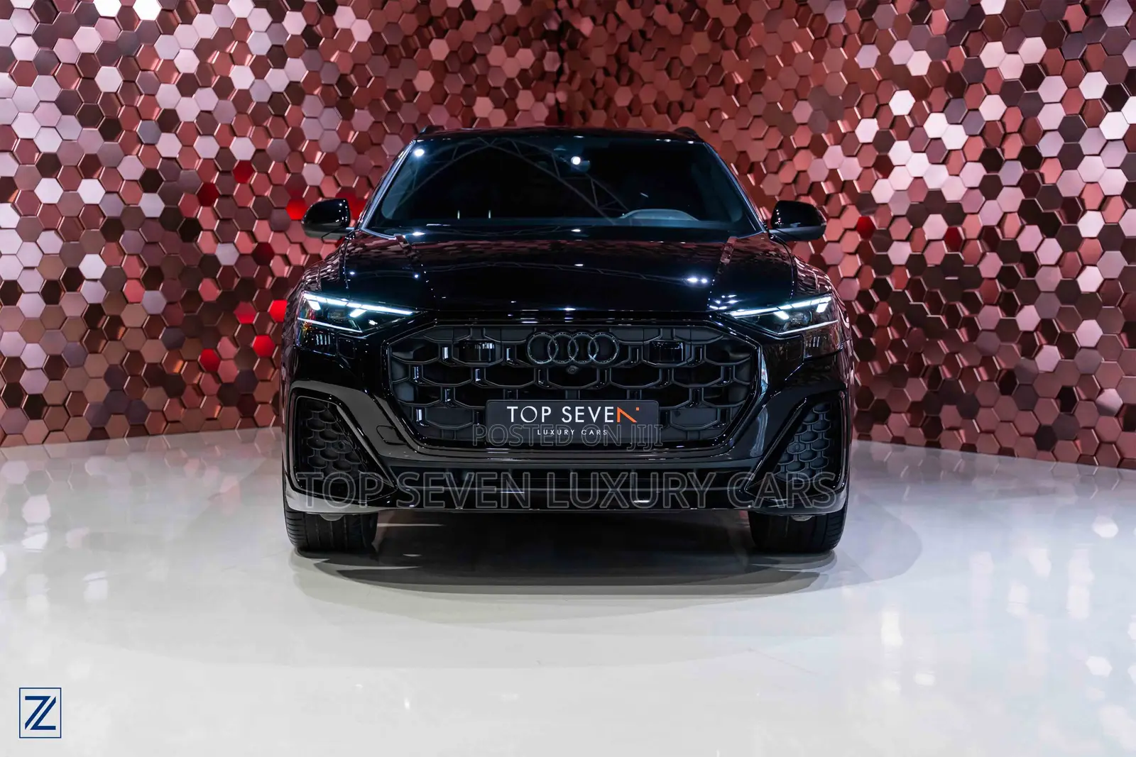 AUDI Q8 S LINE