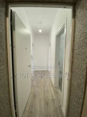 Office to rent Komuna e Parisit - Kristal Center (Tirana - city)