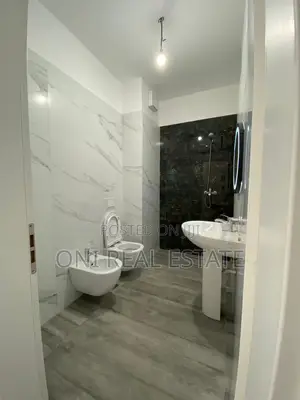 Office to rent Komuna e Parisit - Kristal Center (Tirana - city)