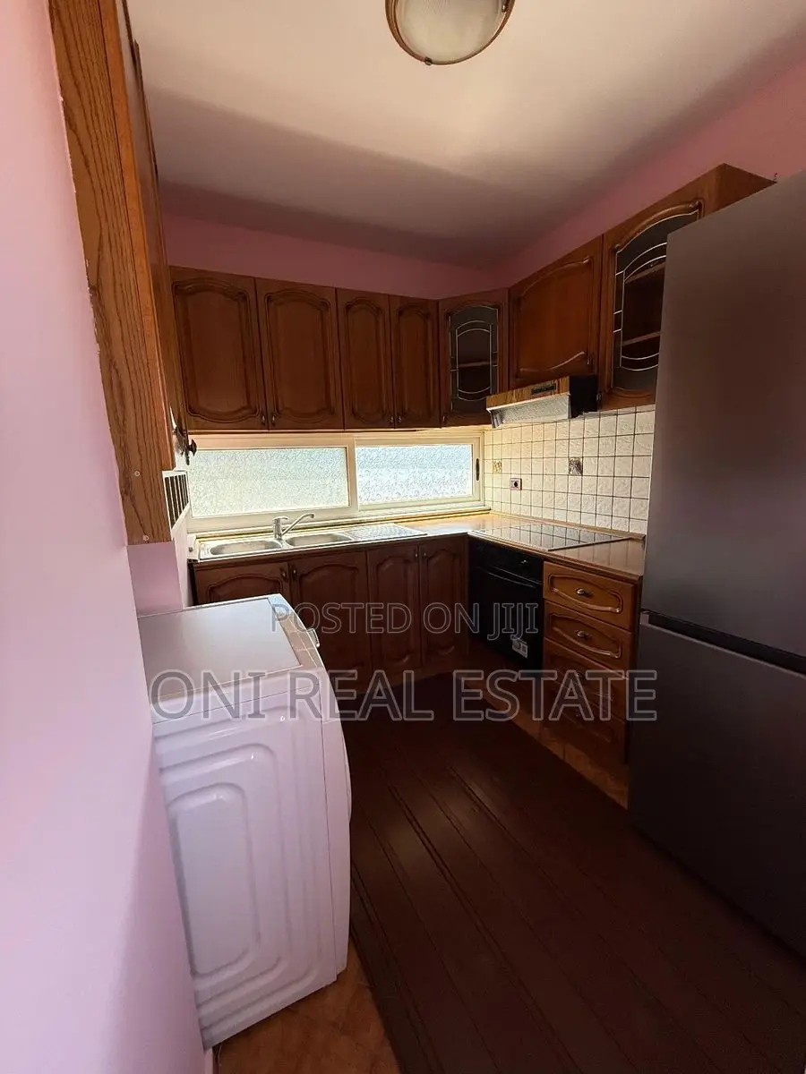 Apartment to rent Tirana - city