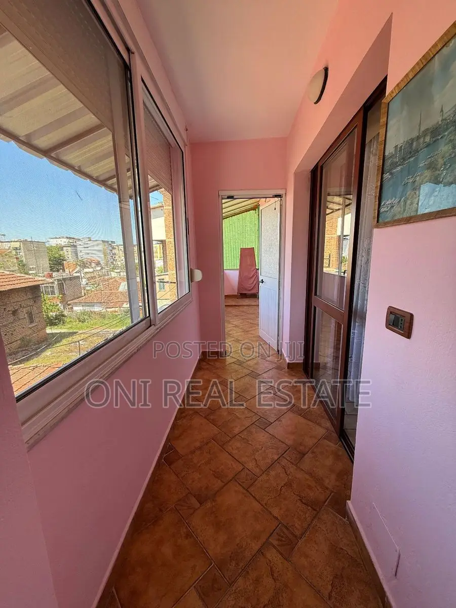 Apartment to rent Tirana - city