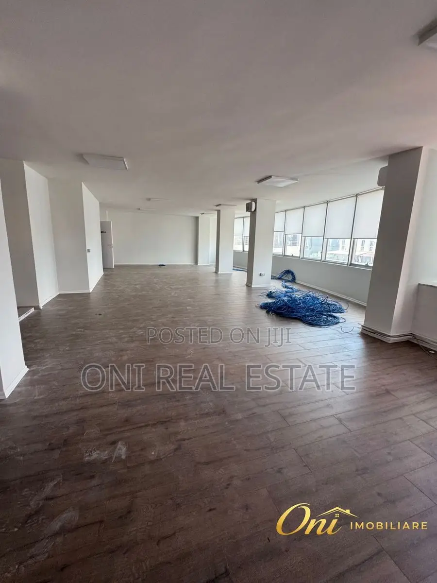 Office to rent Train Station - New Boulevard - Brrake (Tirana - city)