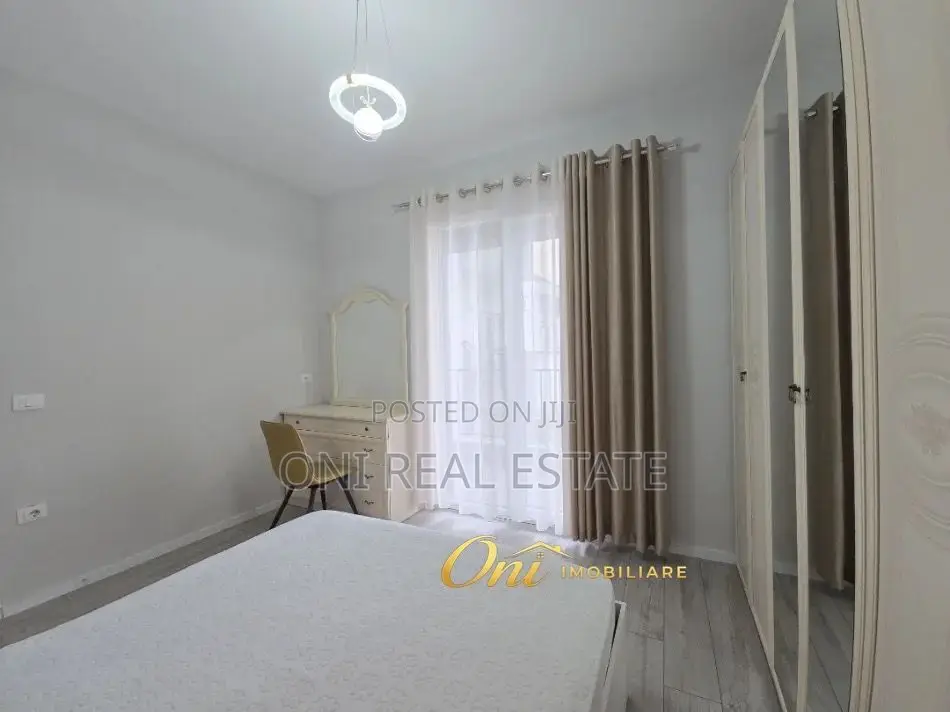 Apartment to rent Komuna e Parisit - Kristal Center (Tirana - city)