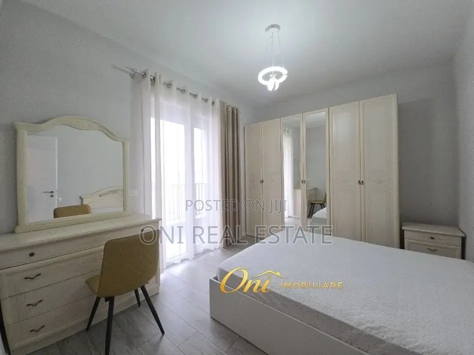 Apartment to rent Komuna e Parisit - Kristal Center (Tirana - city)
