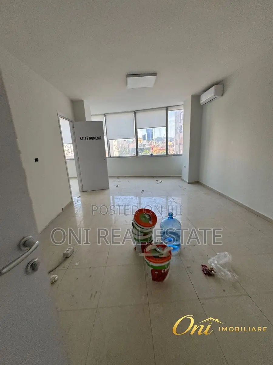 Office to rent Train Station - New Boulevard - Brrake (Tirana - city)